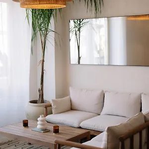 https://taga-suites.taorminaitalyhotels.com